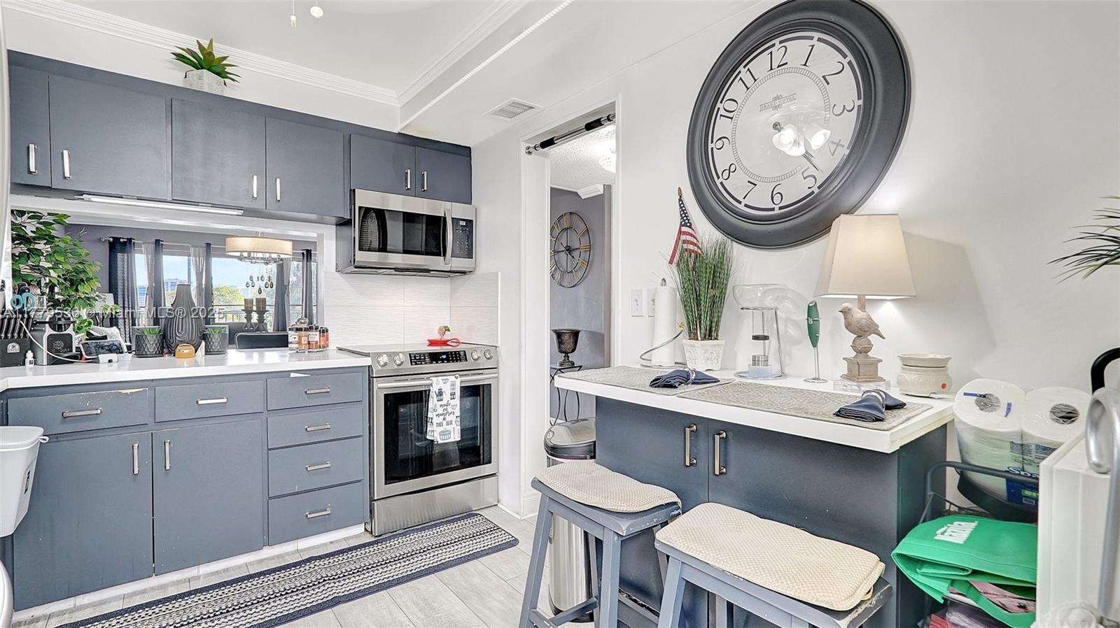 SECOND GULFSTREAM GARDEN - Residential