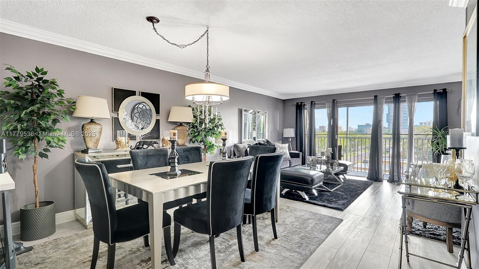 SECOND GULFSTREAM GARDEN - Residential