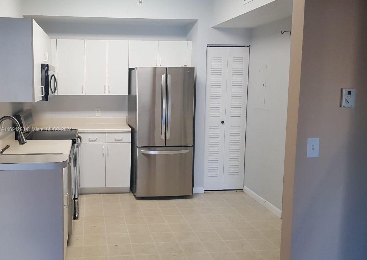 COURTYARDS AT DAVIE CONDO - Residential