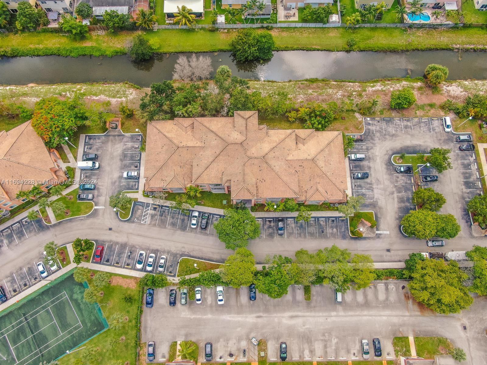 COURTYARDS AT DAVIE CONDO - Residential