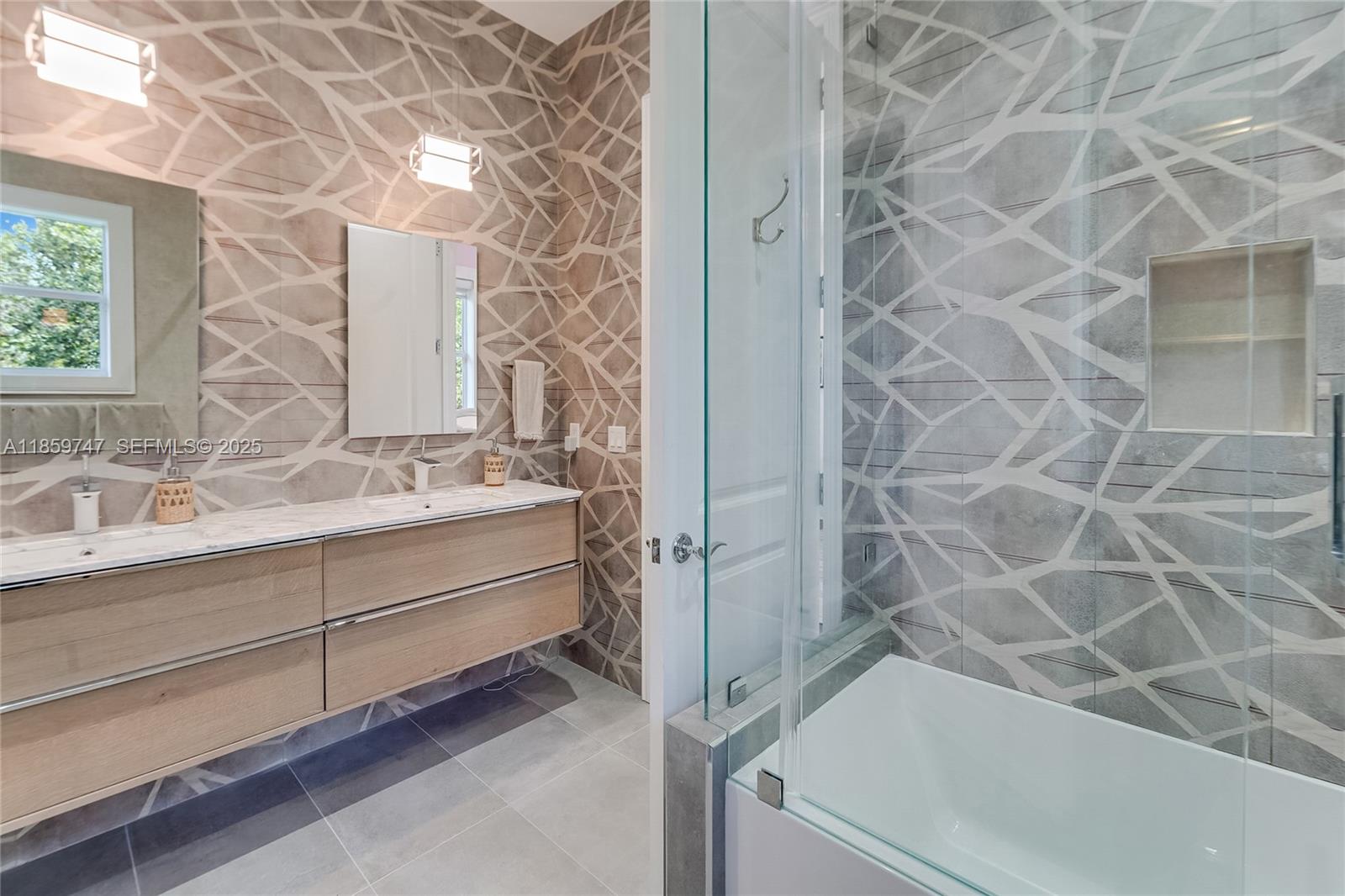 CORAL BAY SEC D - Residential