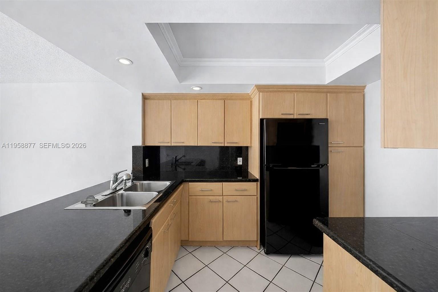 BAYVIEW TERR CONDO - Residential