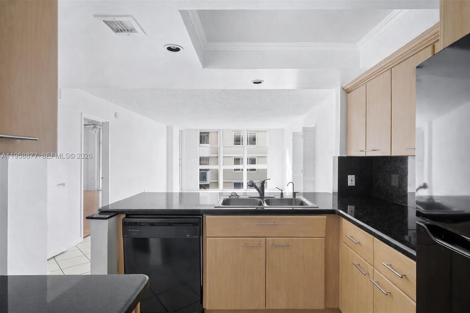 BAYVIEW TERR CONDO - Residential