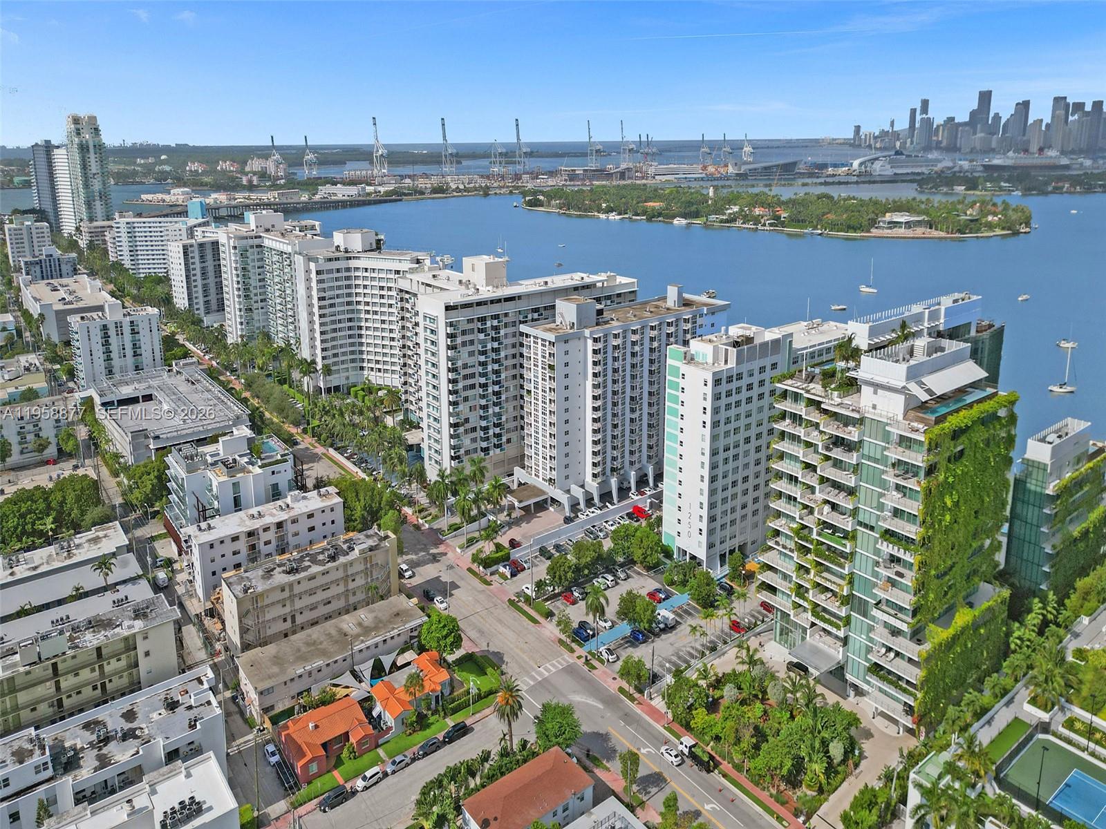 BAYVIEW TERR CONDO - Residential