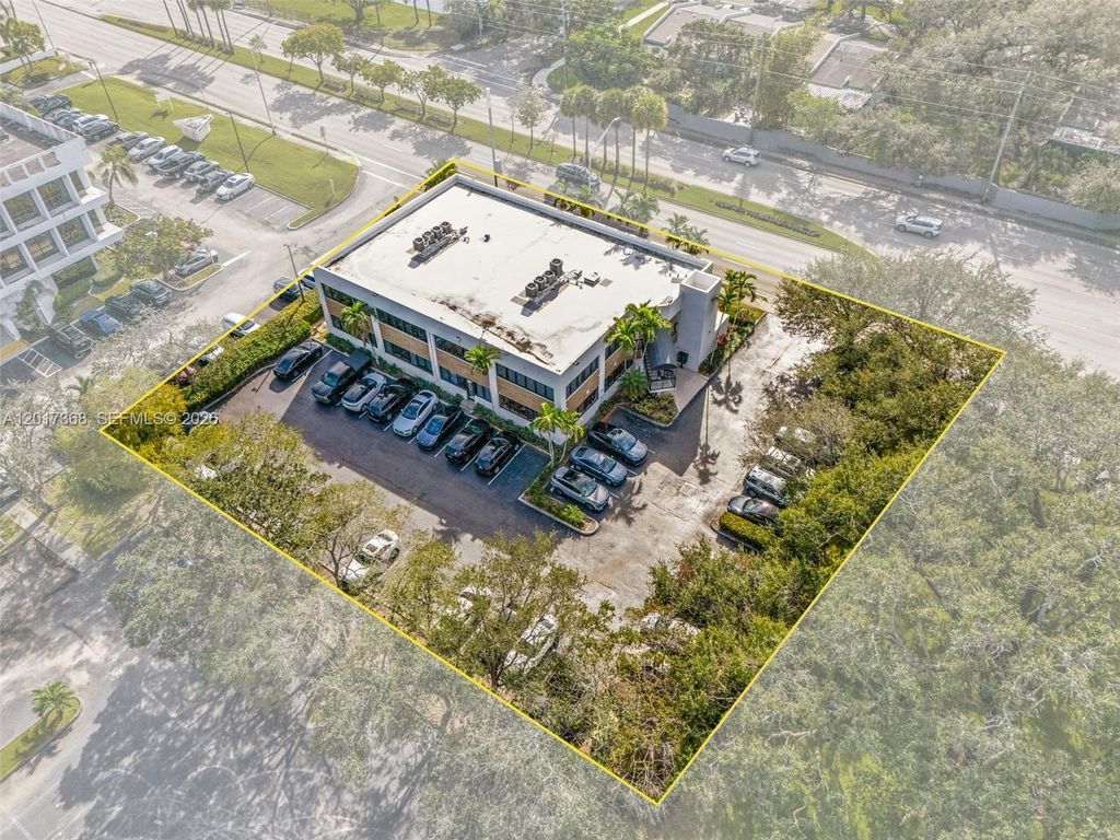 Photo of 3595 Sheridan St #210, Hollywood, FL 33021 (MLS # A12017368)
