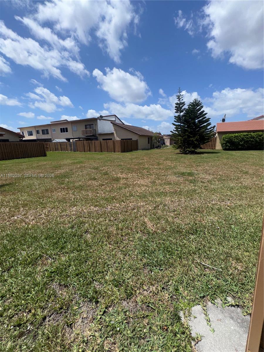 TAMIAMI LAKES TOWNHOUSES - Residential