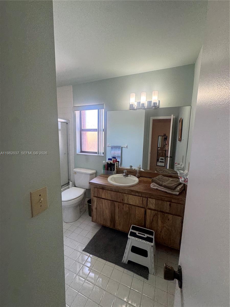 TAMIAMI LAKES TOWNHOUSES - Residential