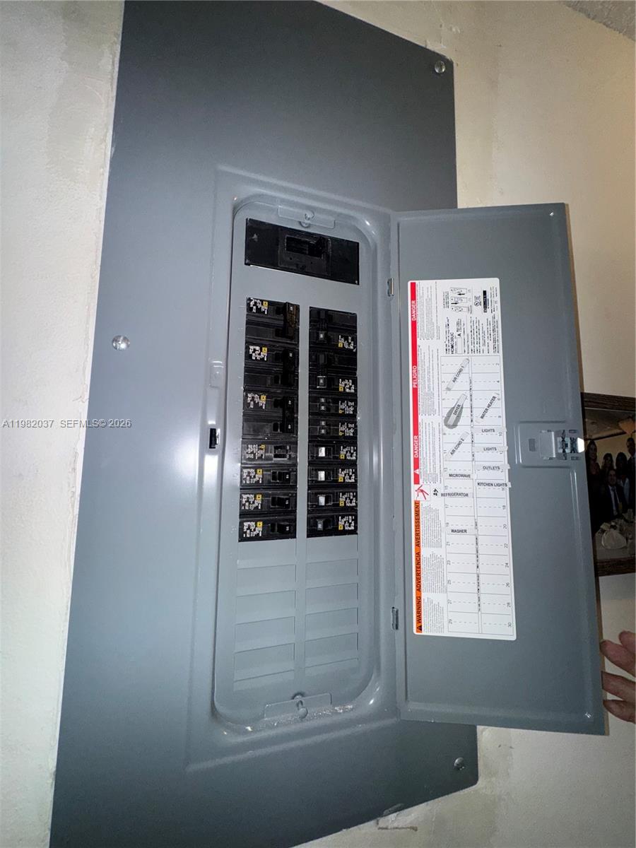 TAMIAMI LAKES TOWNHOUSES - Residential