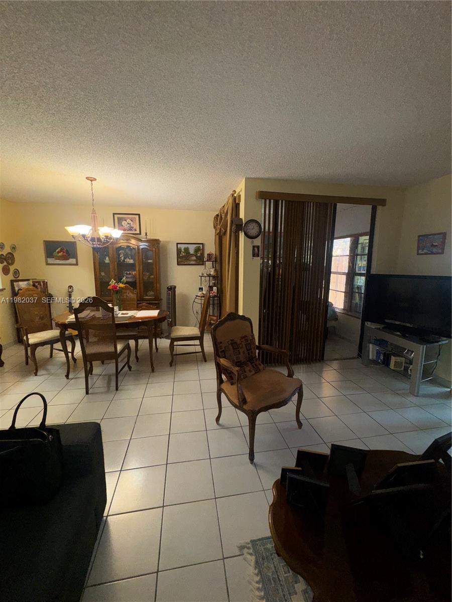 TAMIAMI LAKES TOWNHOUSES - Residential