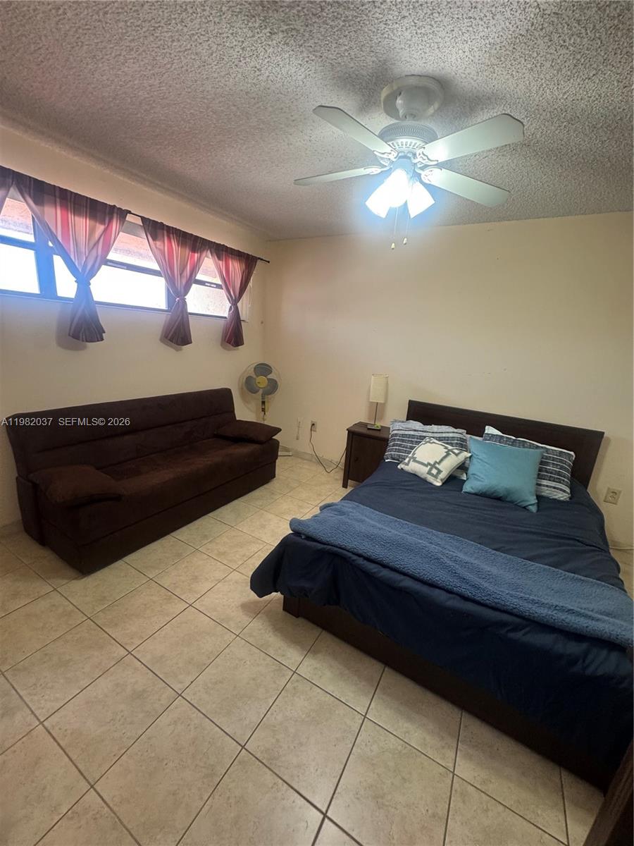 TAMIAMI LAKES TOWNHOUSES - Residential