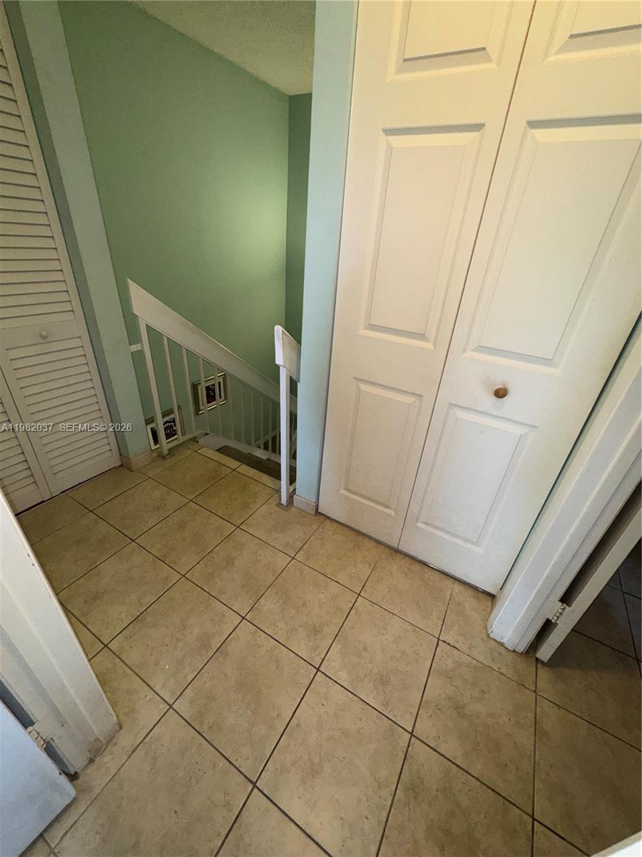 TAMIAMI LAKES TOWNHOUSES - Residential