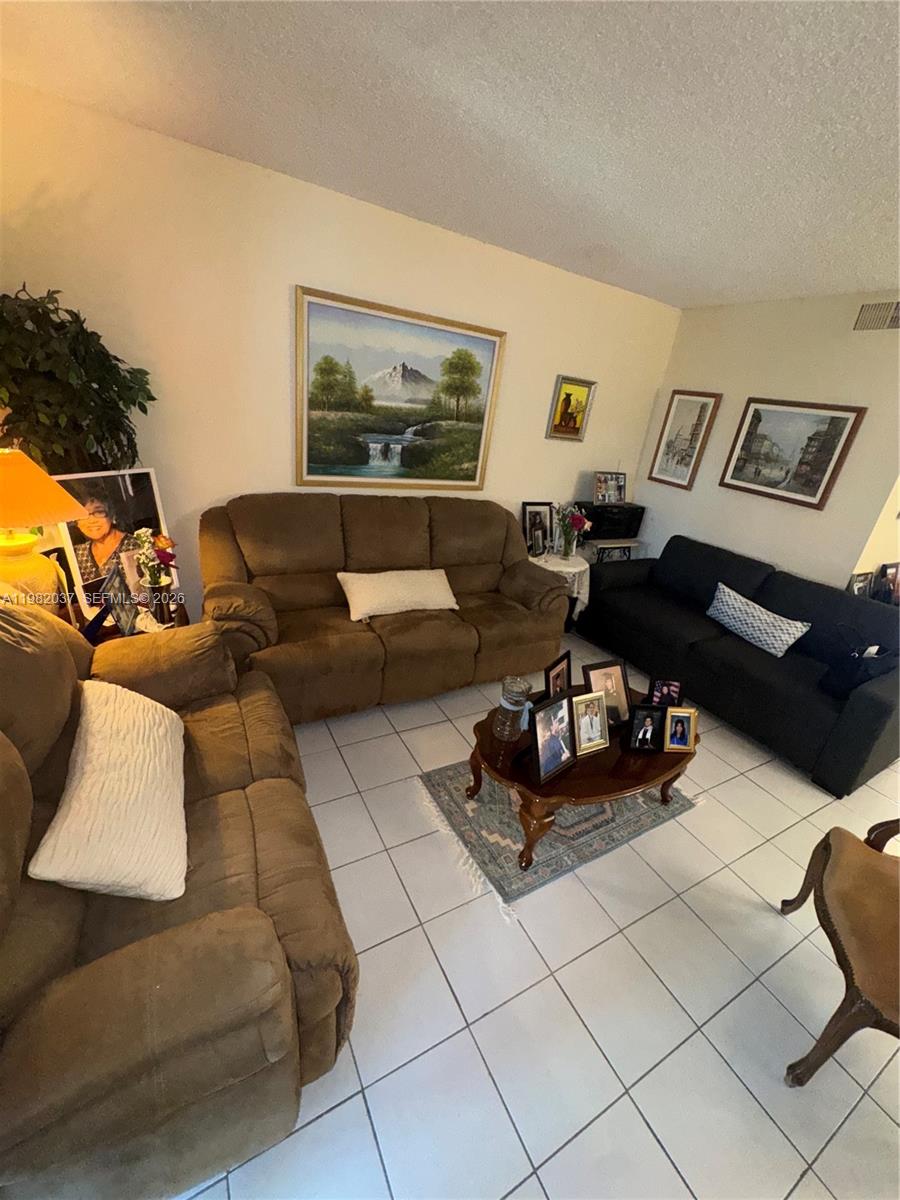 TAMIAMI LAKES TOWNHOUSES - Residential