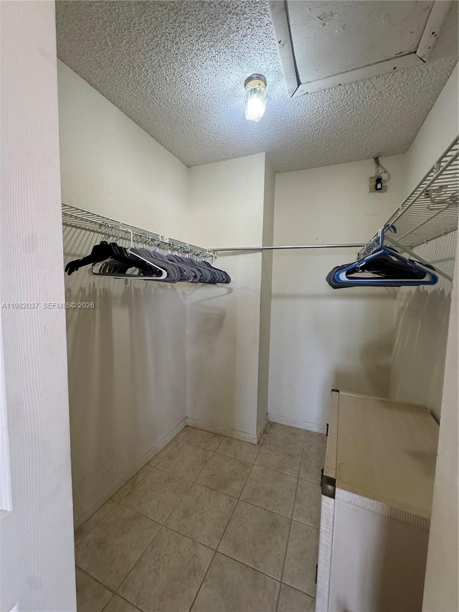 TAMIAMI LAKES TOWNHOUSES - Residential