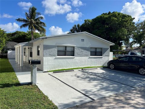 Photo of 2226 Cody St, Hollywood, FL 33020 (MLS # A12027741)
