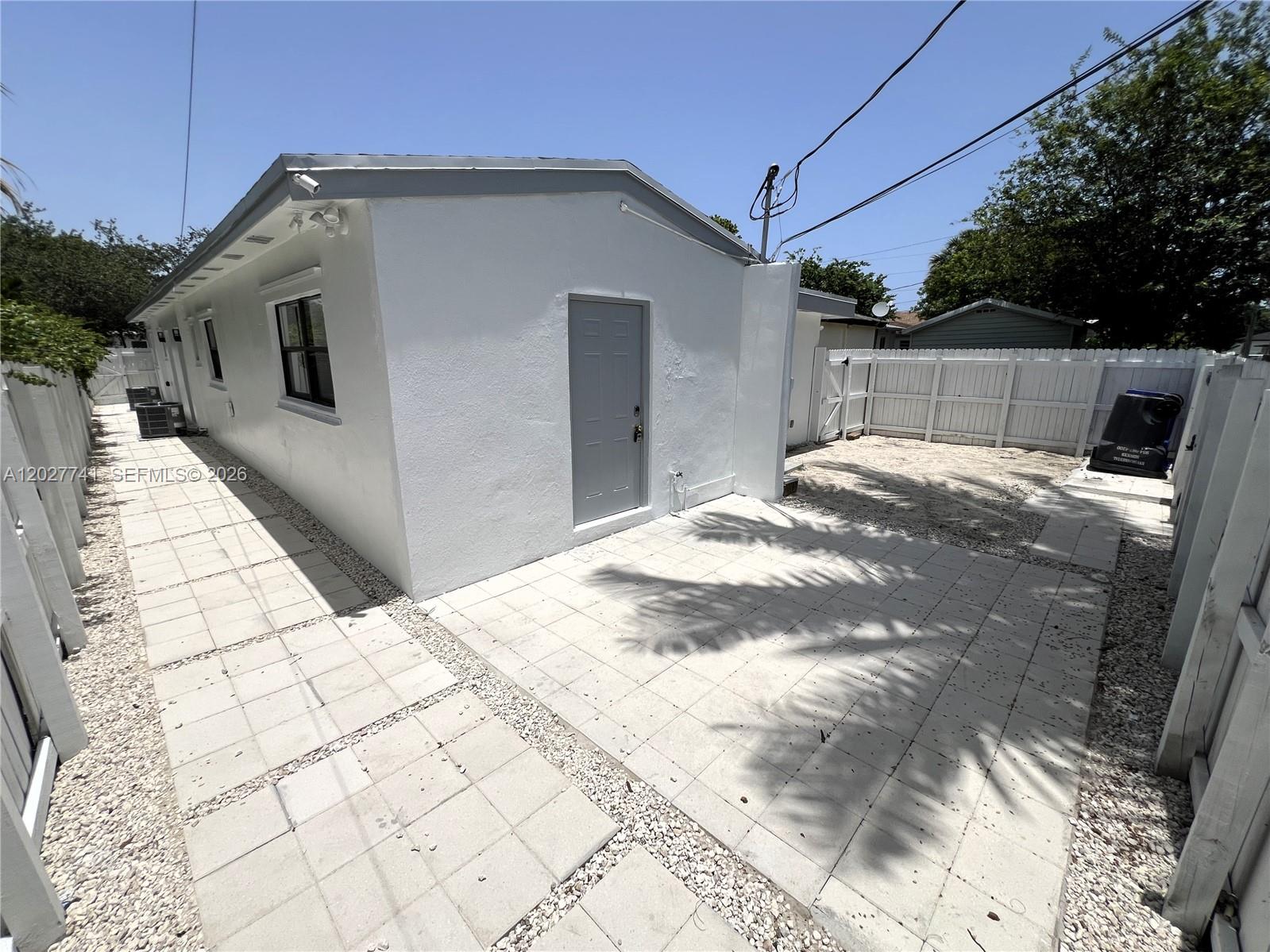 LIBERIA - Residential