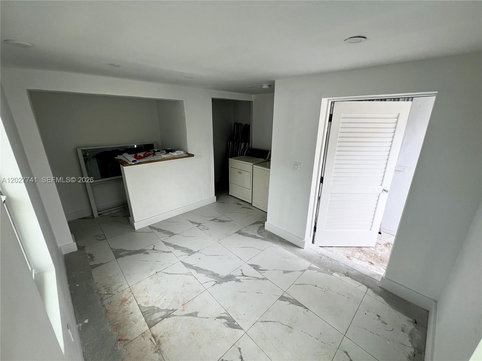 LIBERIA - Residential