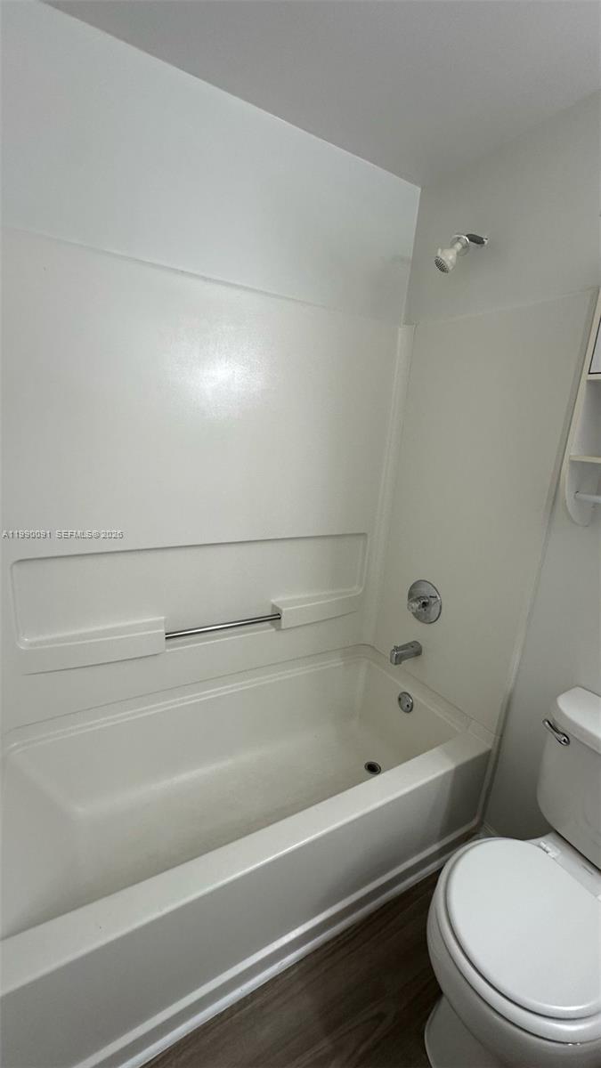 COCONUTS - Residential Lease