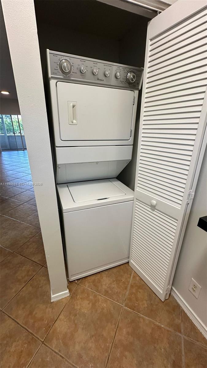 COCONUTS - Residential Lease