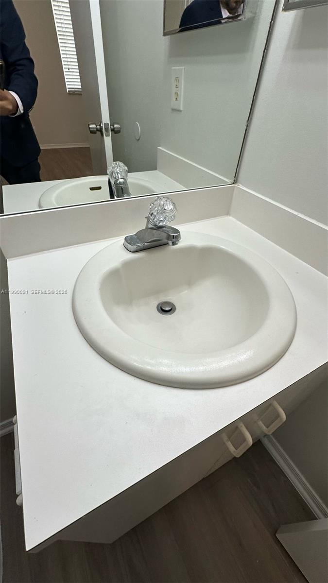 COCONUTS - Residential Lease