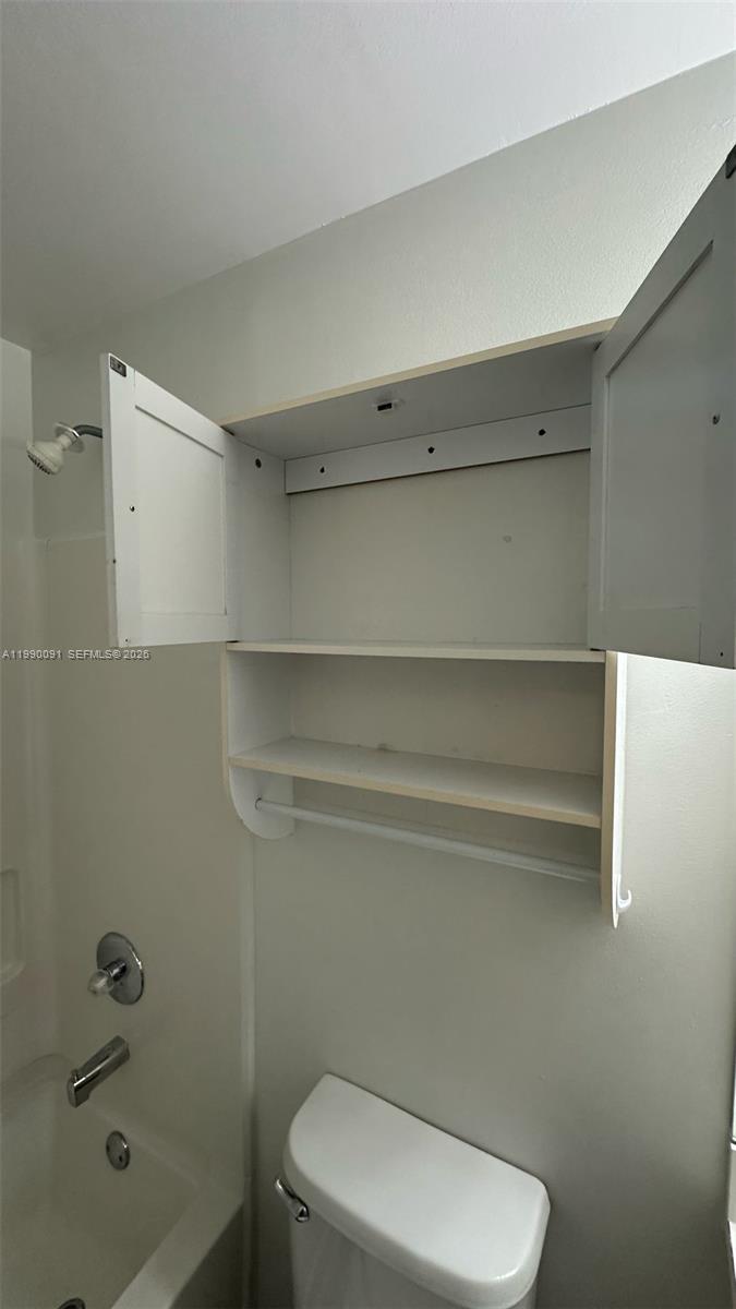 COCONUTS - Residential Lease