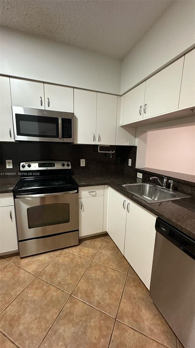 COCONUTS - Residential Lease