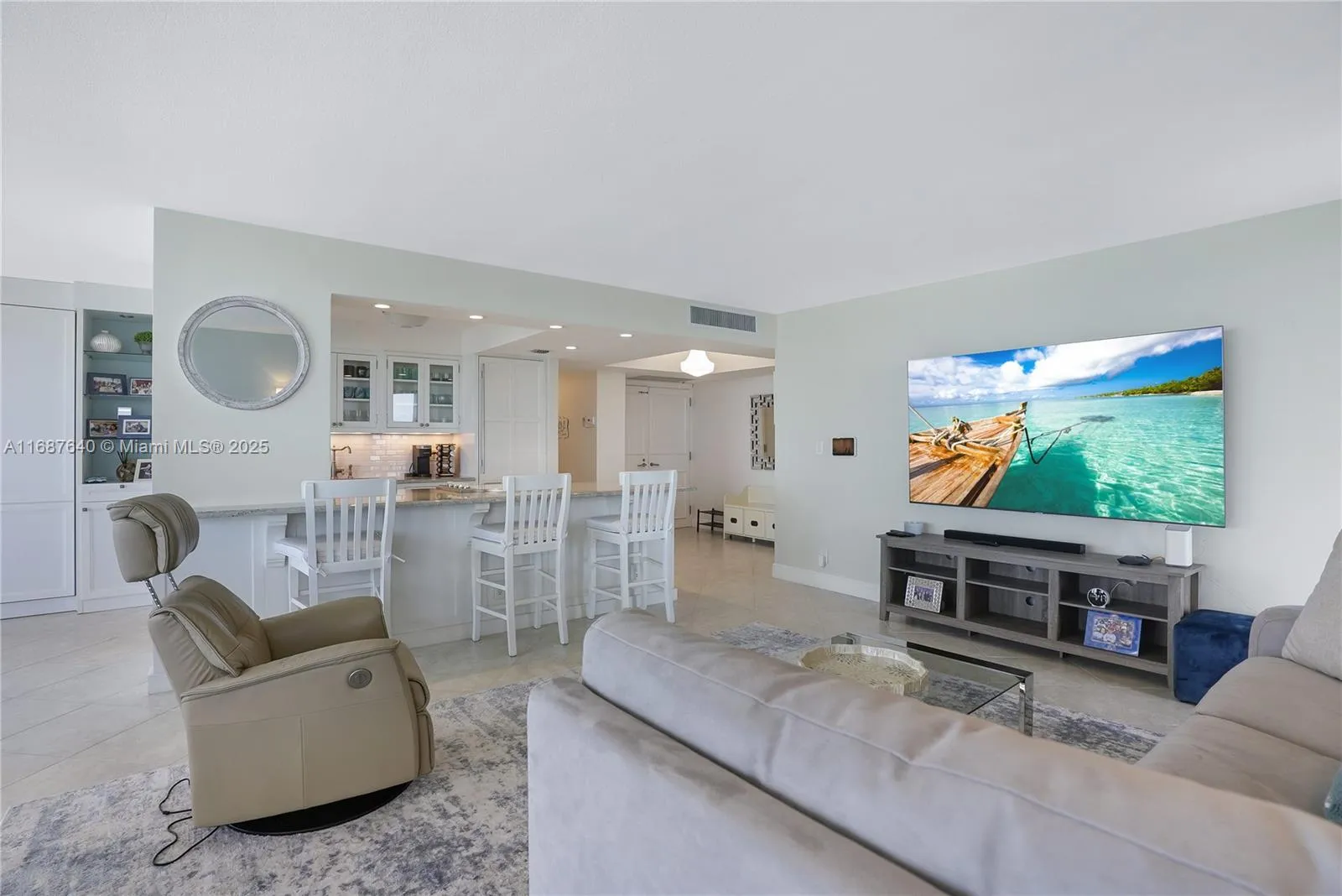 Singer Island, Florida 33404, United States, 2 Bedrooms Bedrooms, ,2 BathroomsBathrooms,Residential,Active,35031