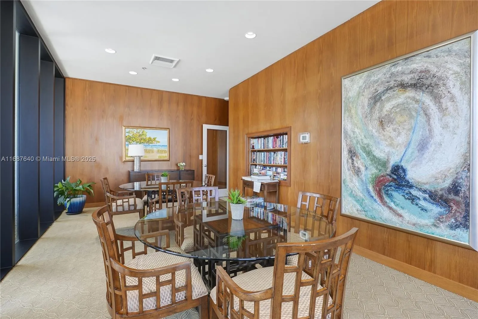 Singer Island, Florida 33404, United States, 2 Bedrooms Bedrooms, ,2 BathroomsBathrooms,Residential,Active,35031