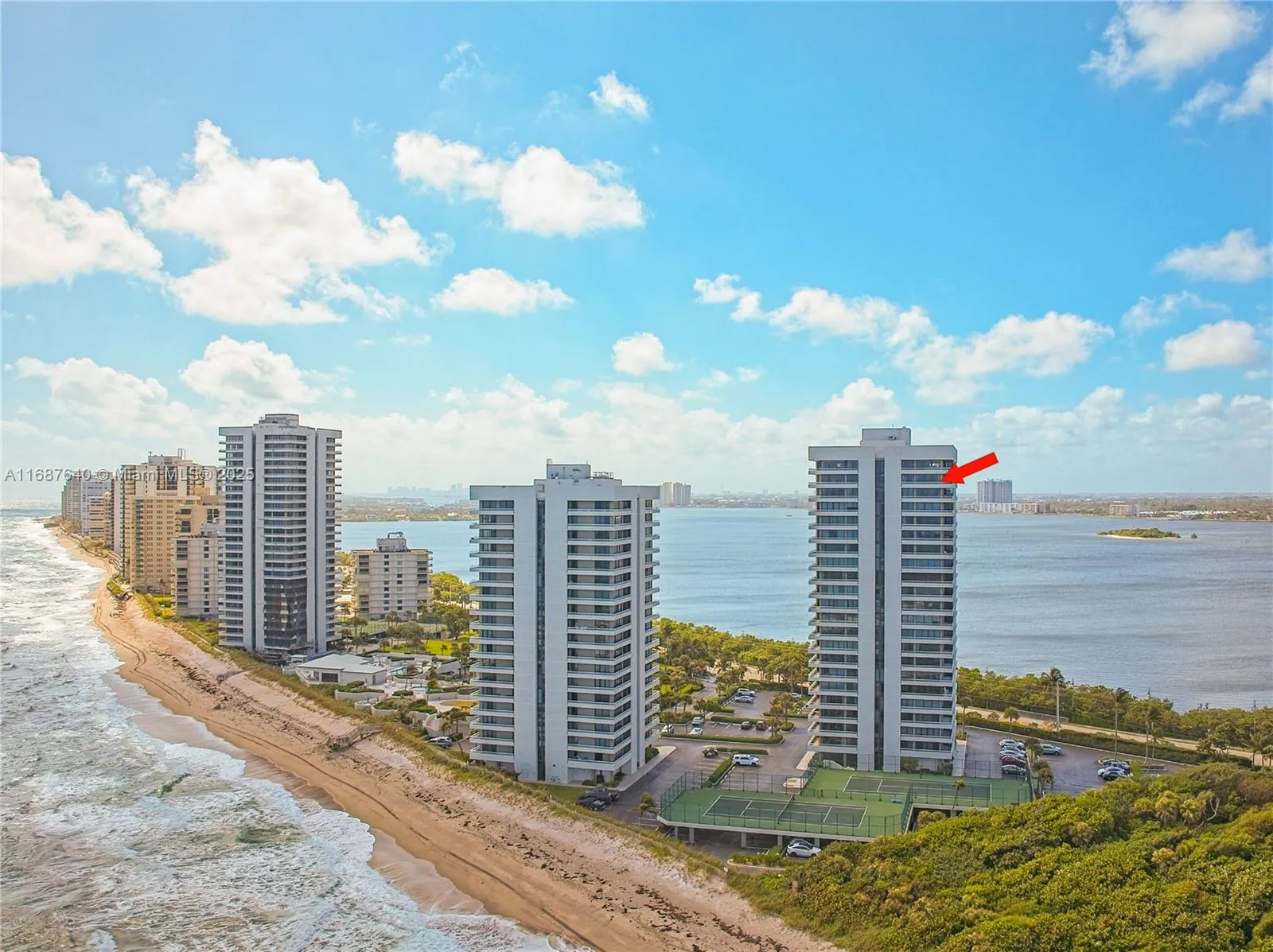 Singer Island, Florida 33404, United States, 2 Bedrooms Bedrooms, ,2 BathroomsBathrooms,Residential,Active,35031