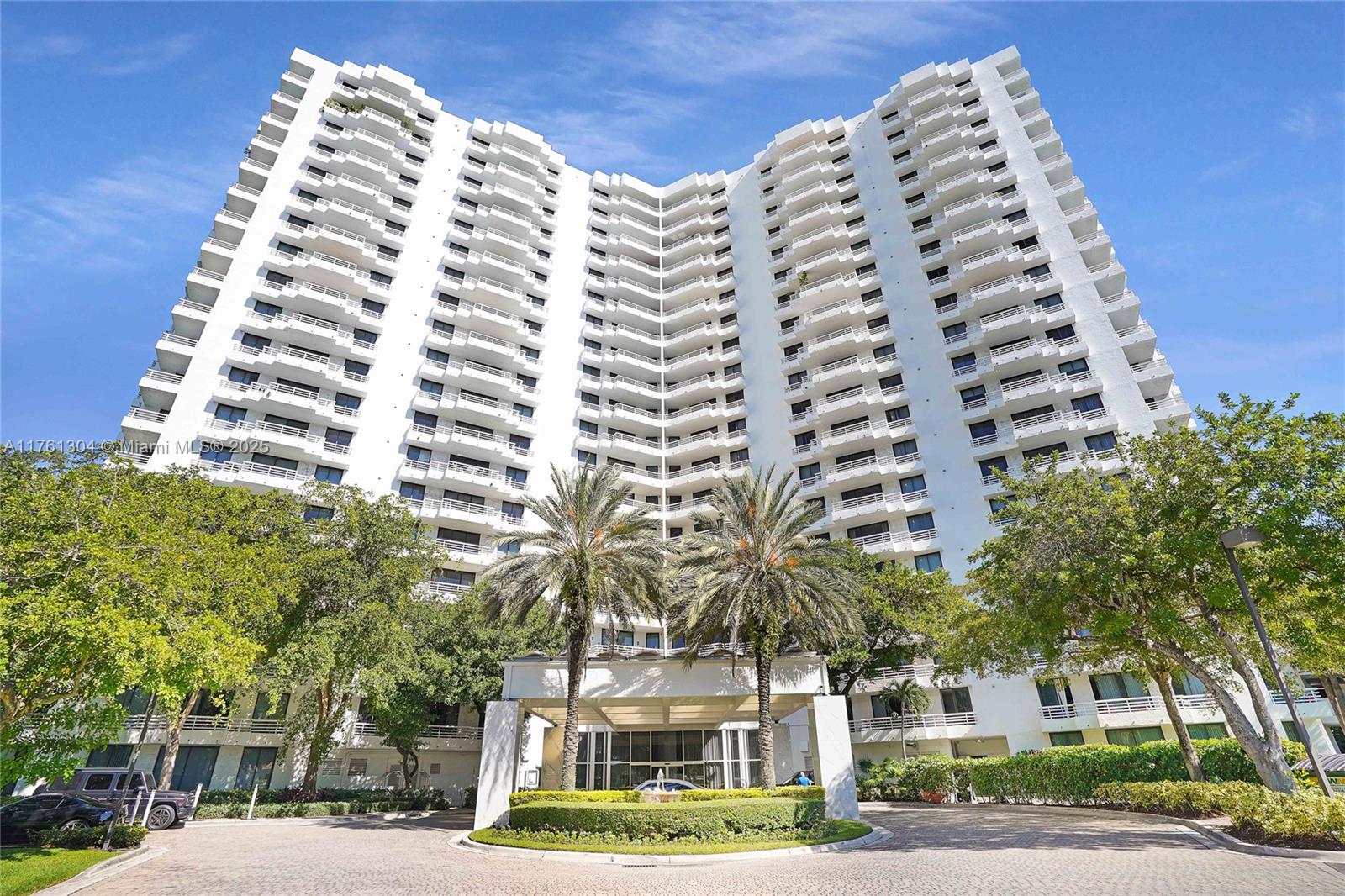 3300 Ne 191st St 807, Aventura, Miami-Dade County, Florida - 2 Bedrooms  
2 Bathrooms - 