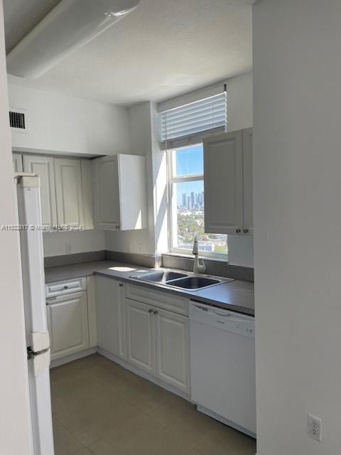 ALTOS DE MIAMI CONDO - Residential Lease