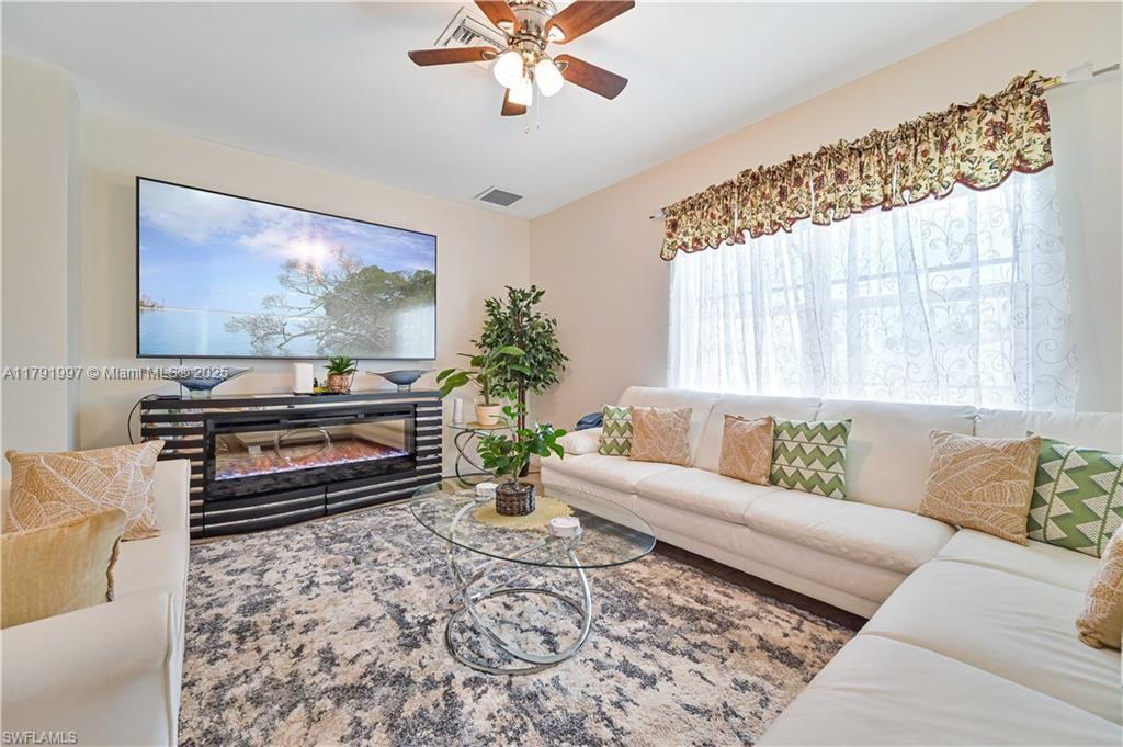 216 SW 29th St