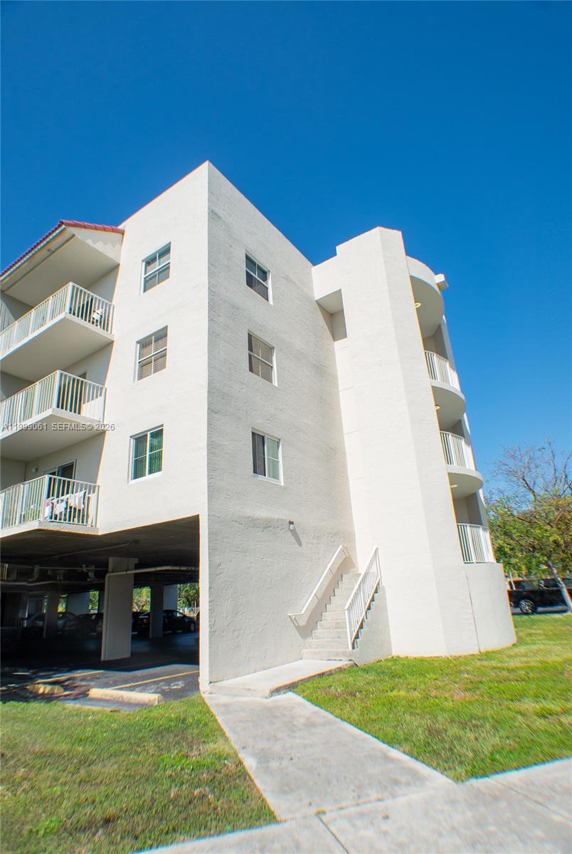 SAGA BAY GARDENS CONDO - Residential Lease