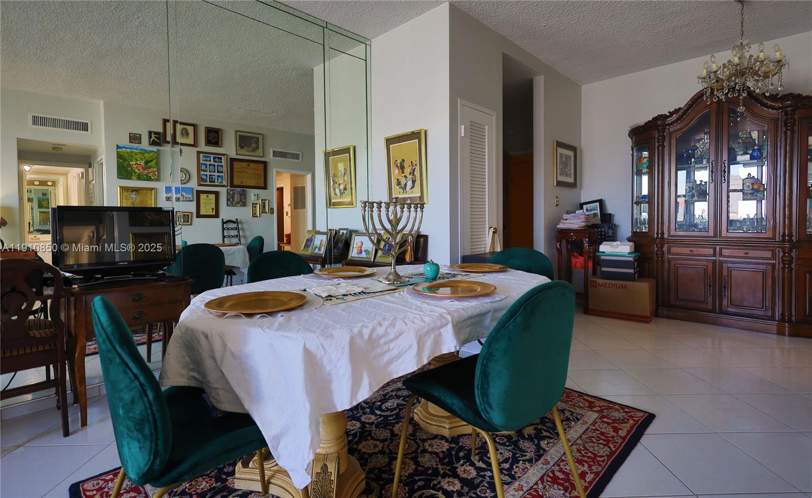 FOUR WINDS CONDO - Residential