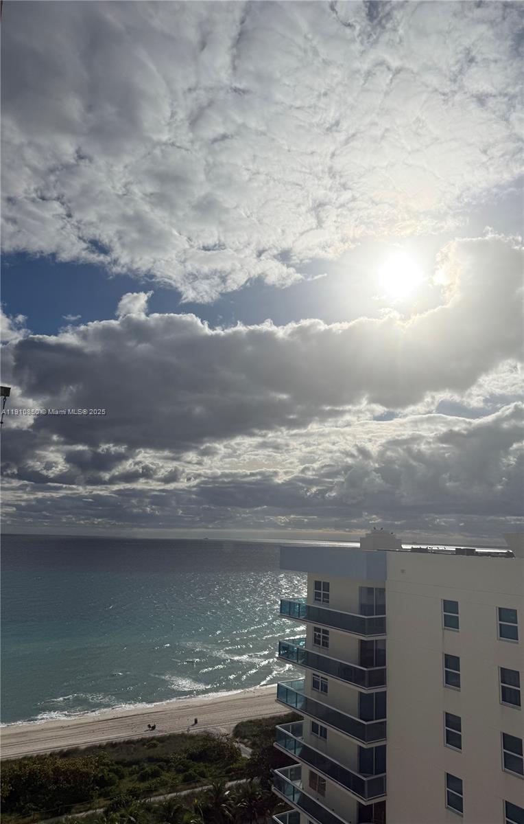 FOUR WINDS CONDO - Residential