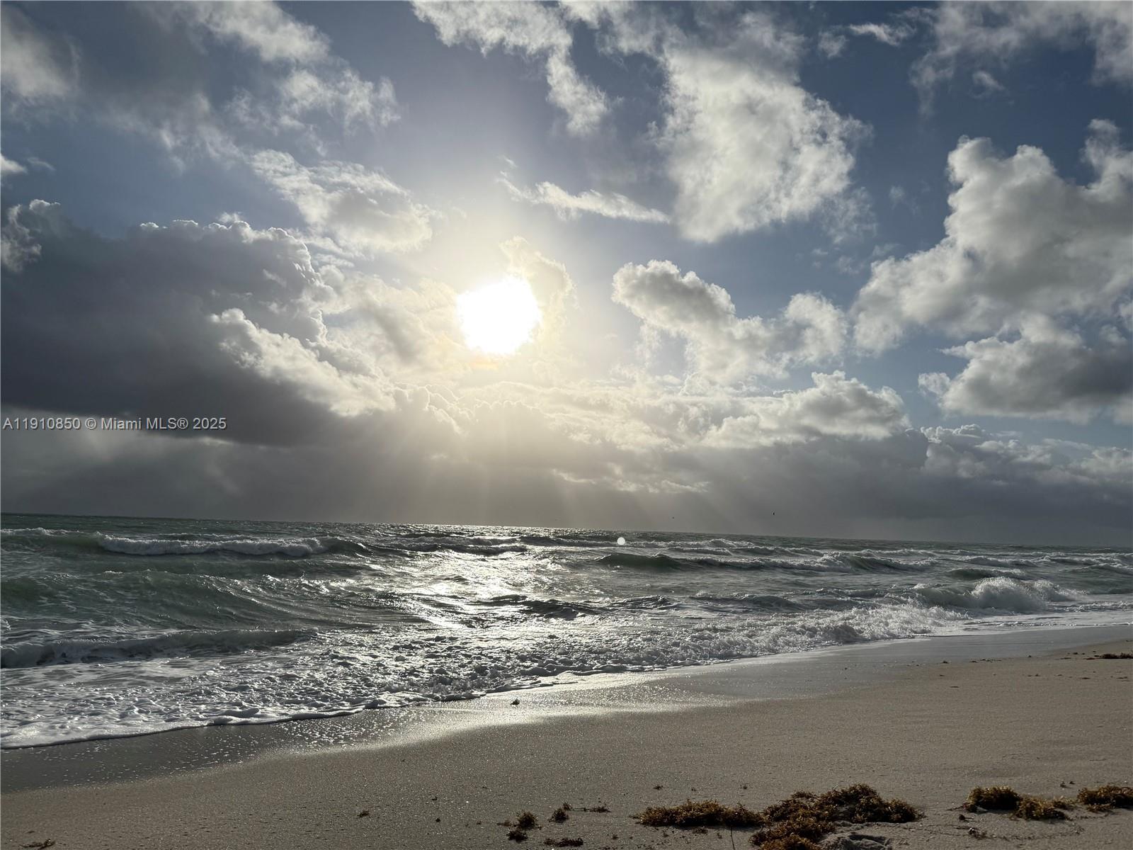 FOUR WINDS CONDO - Residential