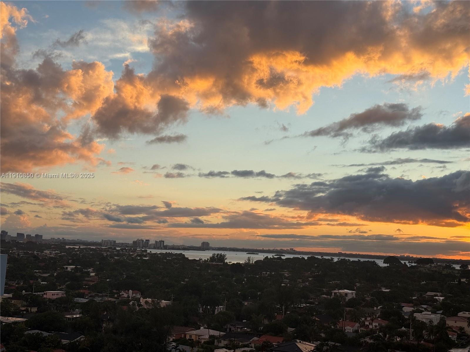 FOUR WINDS CONDO - Residential