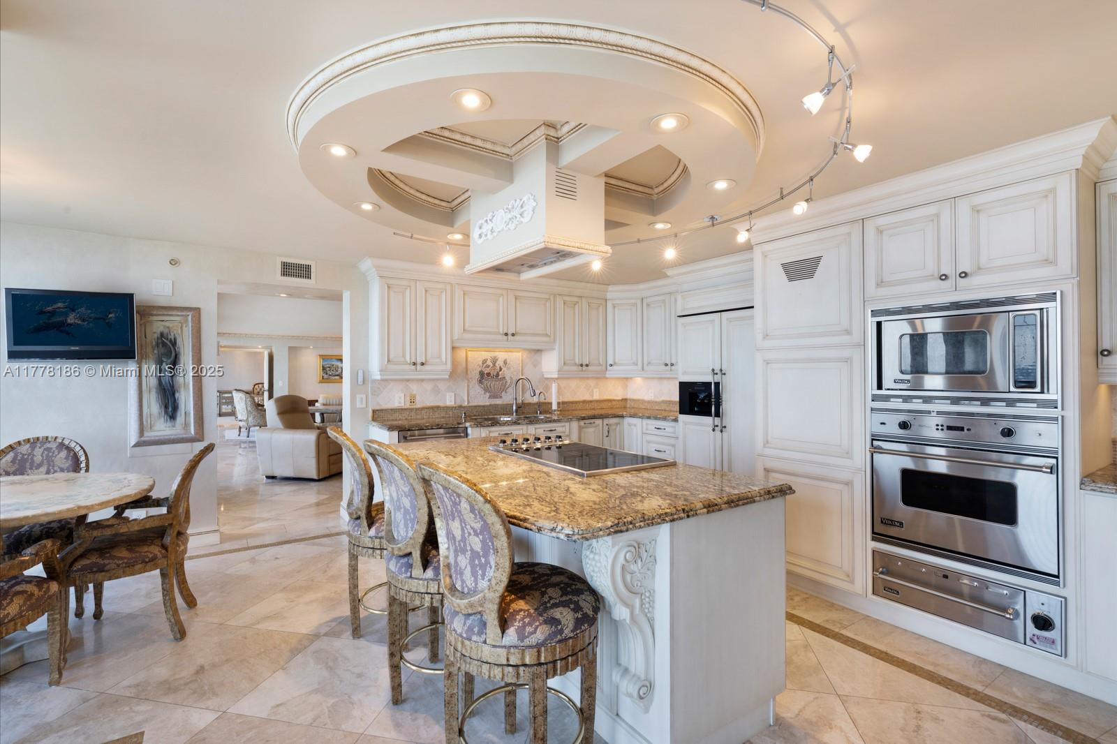 OCEANS EDGE - Residential