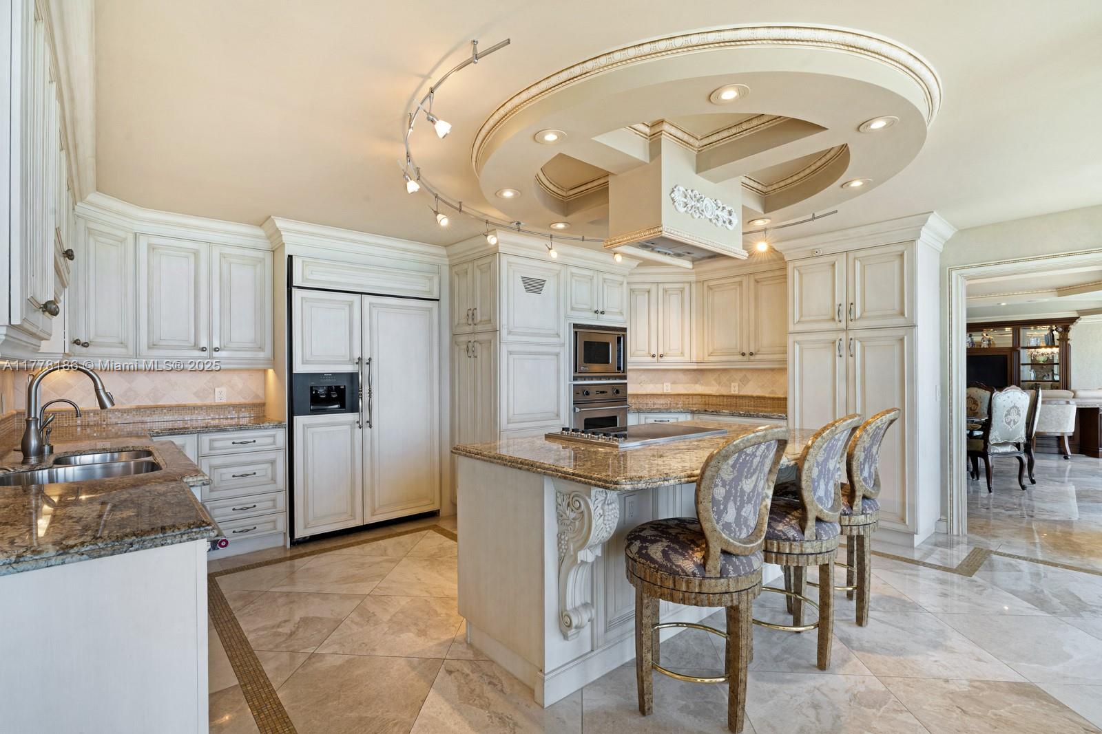 OCEANS EDGE - Residential