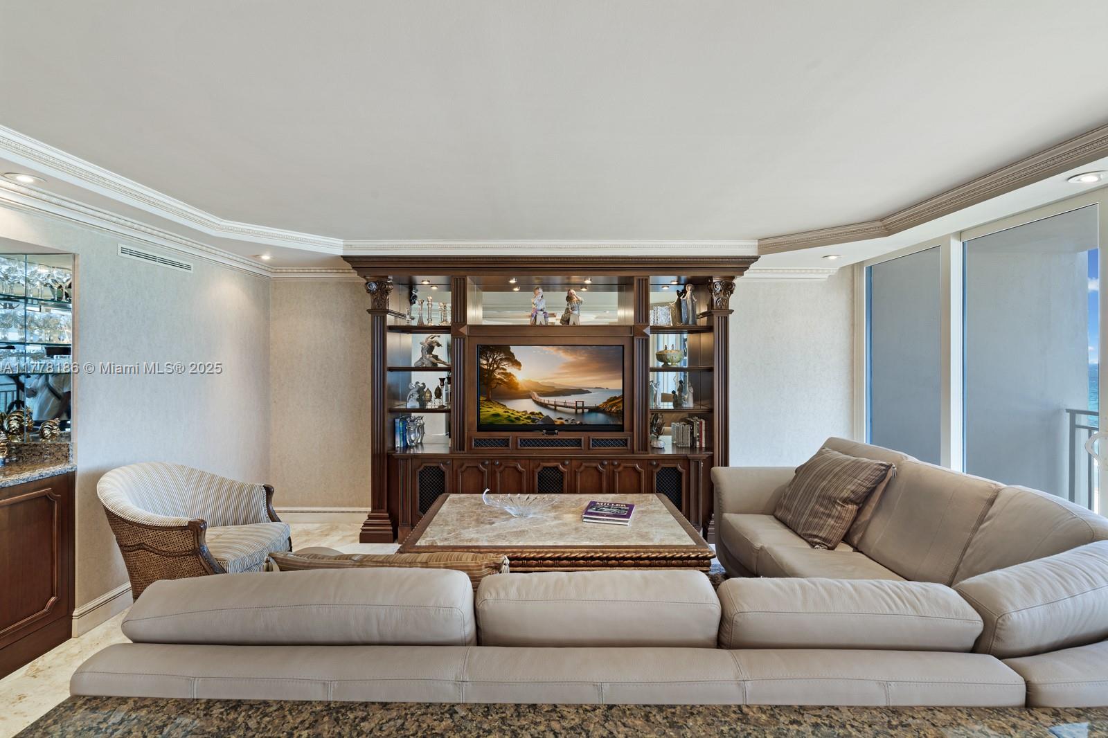 OCEANS EDGE - Residential