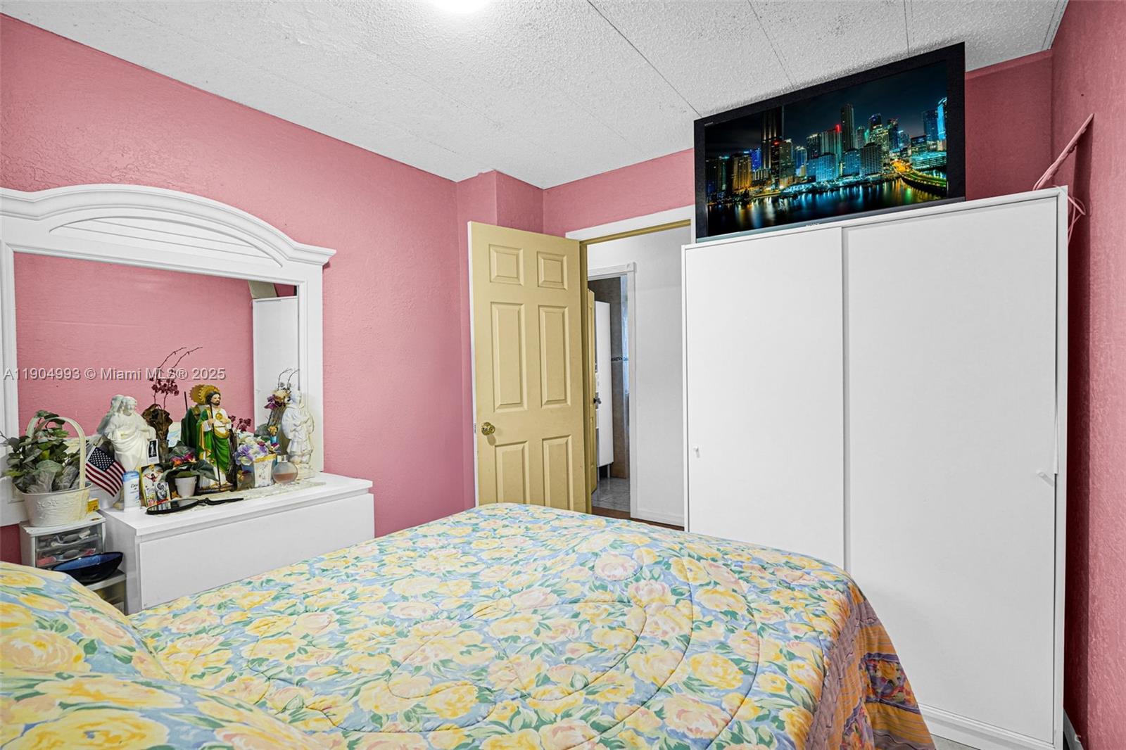 FLAMINGO VILLAGE 1ST ADD - Residential