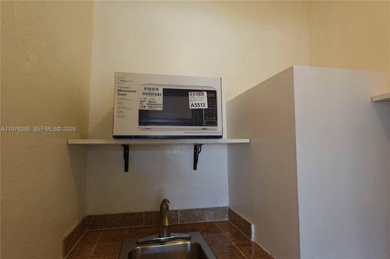 SUNSET MANSIONS - Residential Lease