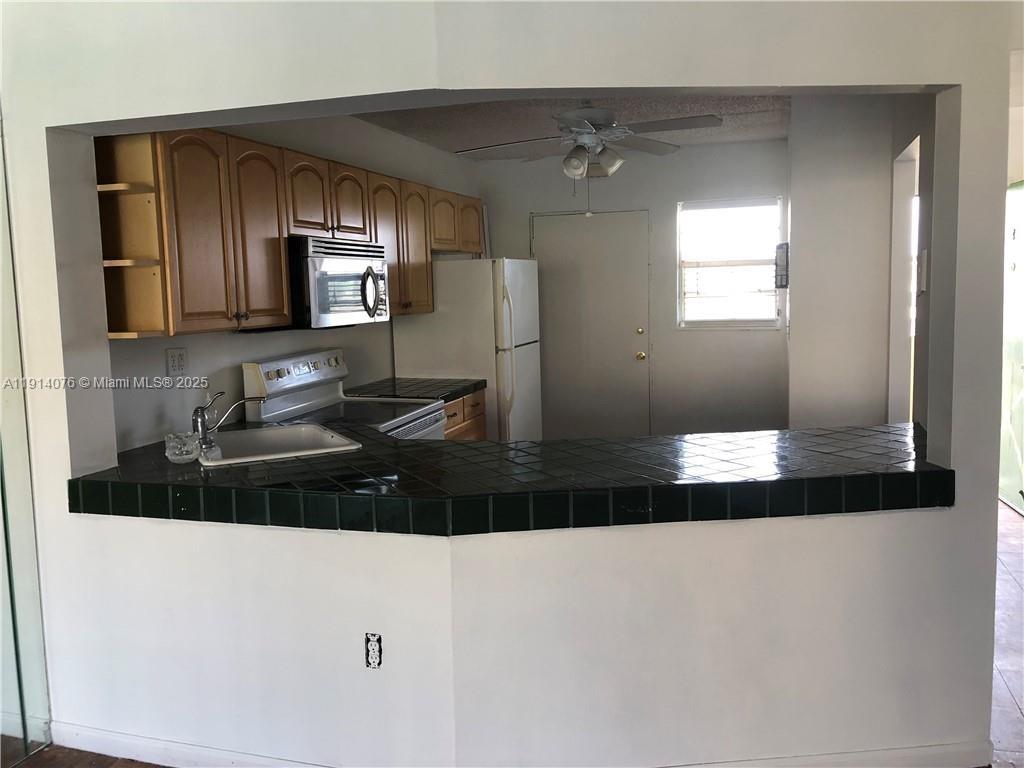 JADE WINDS GROUP-DAISY GA - Residential