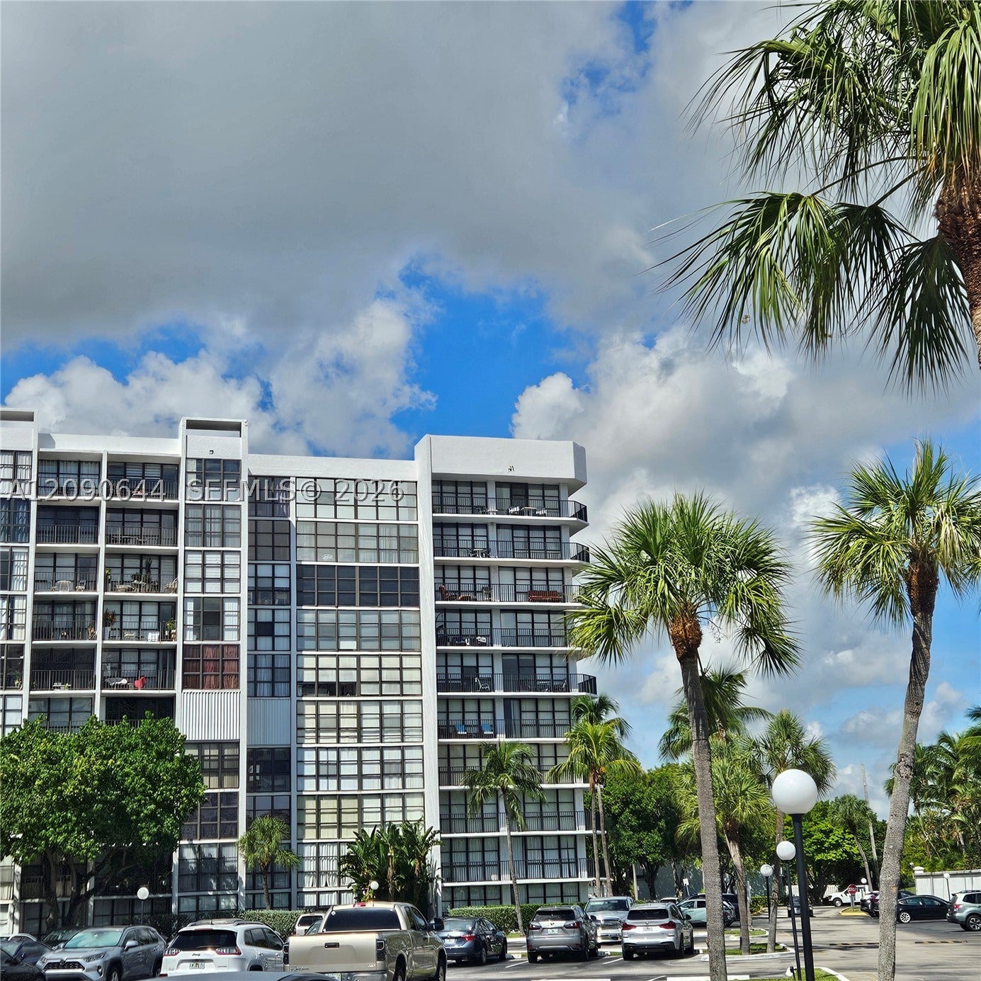 1000 Parkview Dr 124