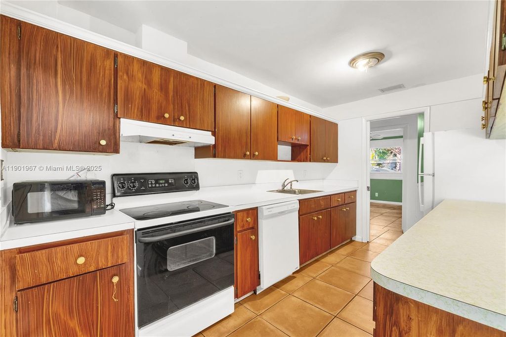 Photo of 3382 SE Hawthorne St, Stuart, FL 34997 (MLS # A11901967)