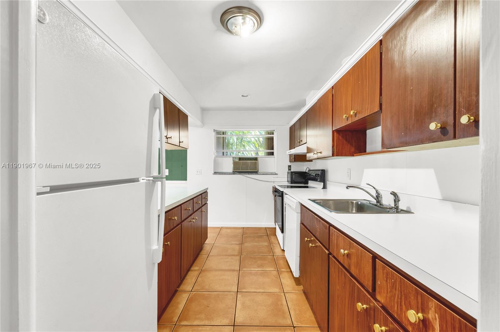 View photos, virtual tours, details... 3382 SE Hawthorne St