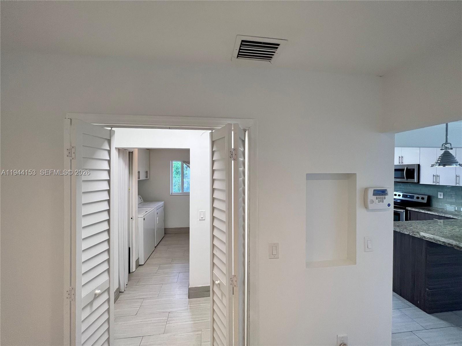 HIGHLAND GARDENS - Residential Lease