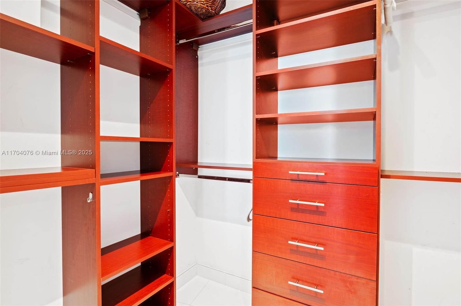 ST TROPEZ ON THE BAY II C - Residential