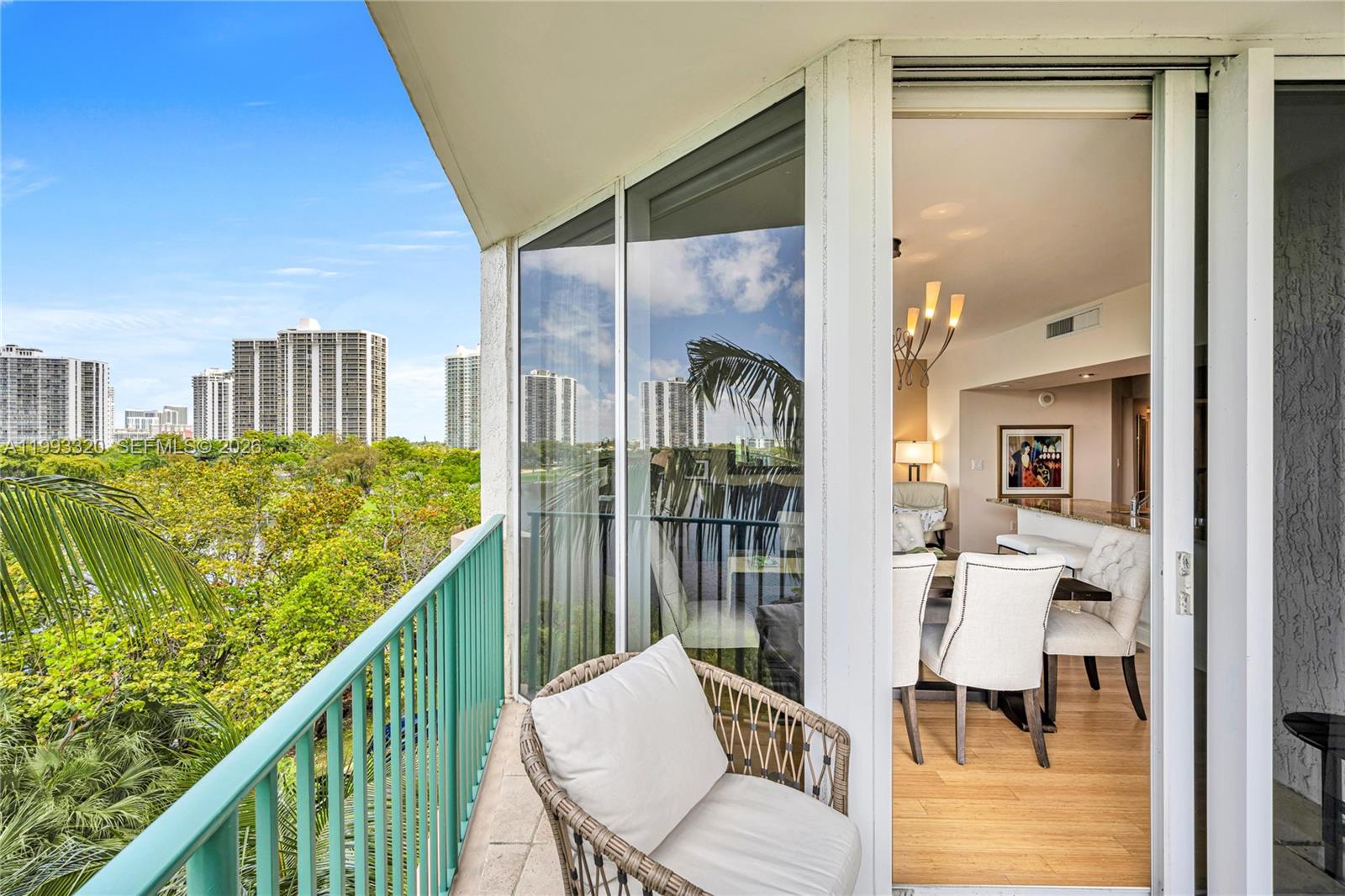 TURNBERRY VLG NO TOWER CO - Residential