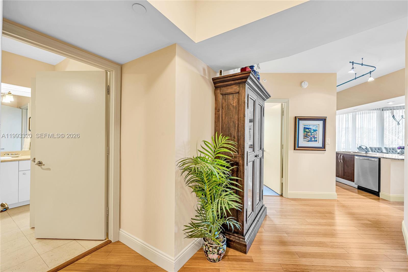 TURNBERRY VLG NO TOWER CO - Residential