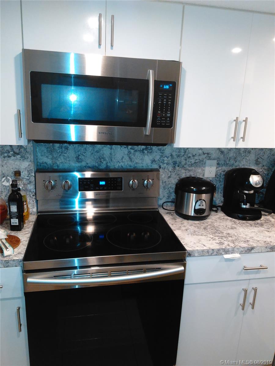 VERSAILLE GARDENS I CONDO - Residential